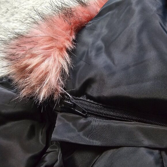 Forever 21 Black Puffer Jacket with Removeable Oversized Pink Faux Fur Hood L - Picture 6 of 7